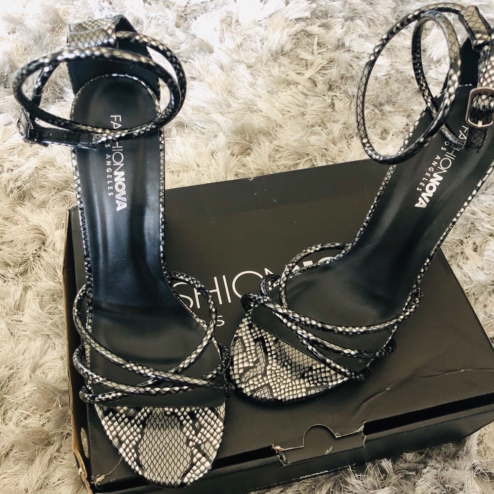 Black snake skin block heels from Fashion Nova🖤